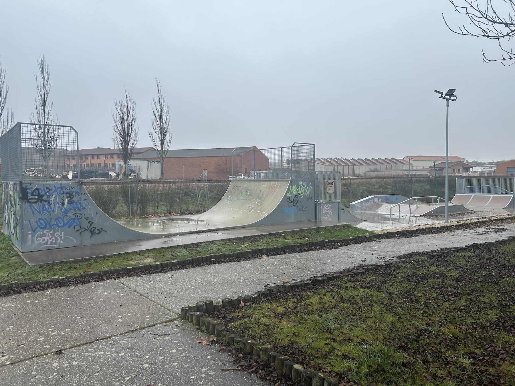 Villagonzalo Pedernales skatepark